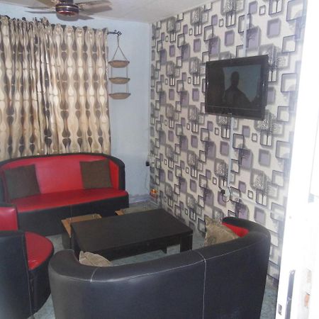 Legendary Inn & Lounge Bale Akiosi Екстериор снимка